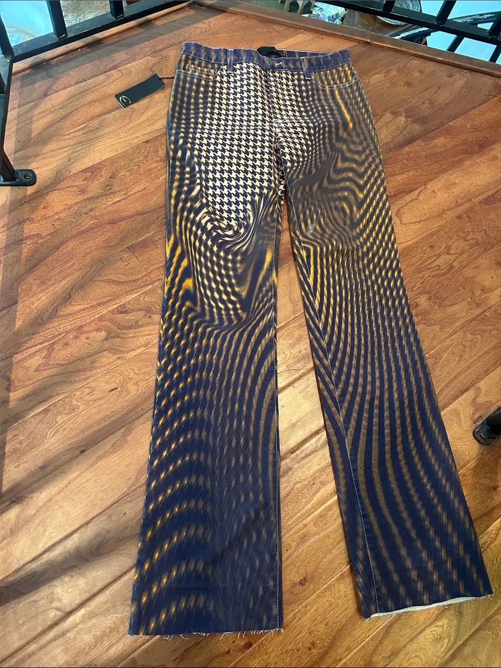 NWT Just Cavalli Neon
Psychedelic Pants Size 29 - Picture 2 of 11
